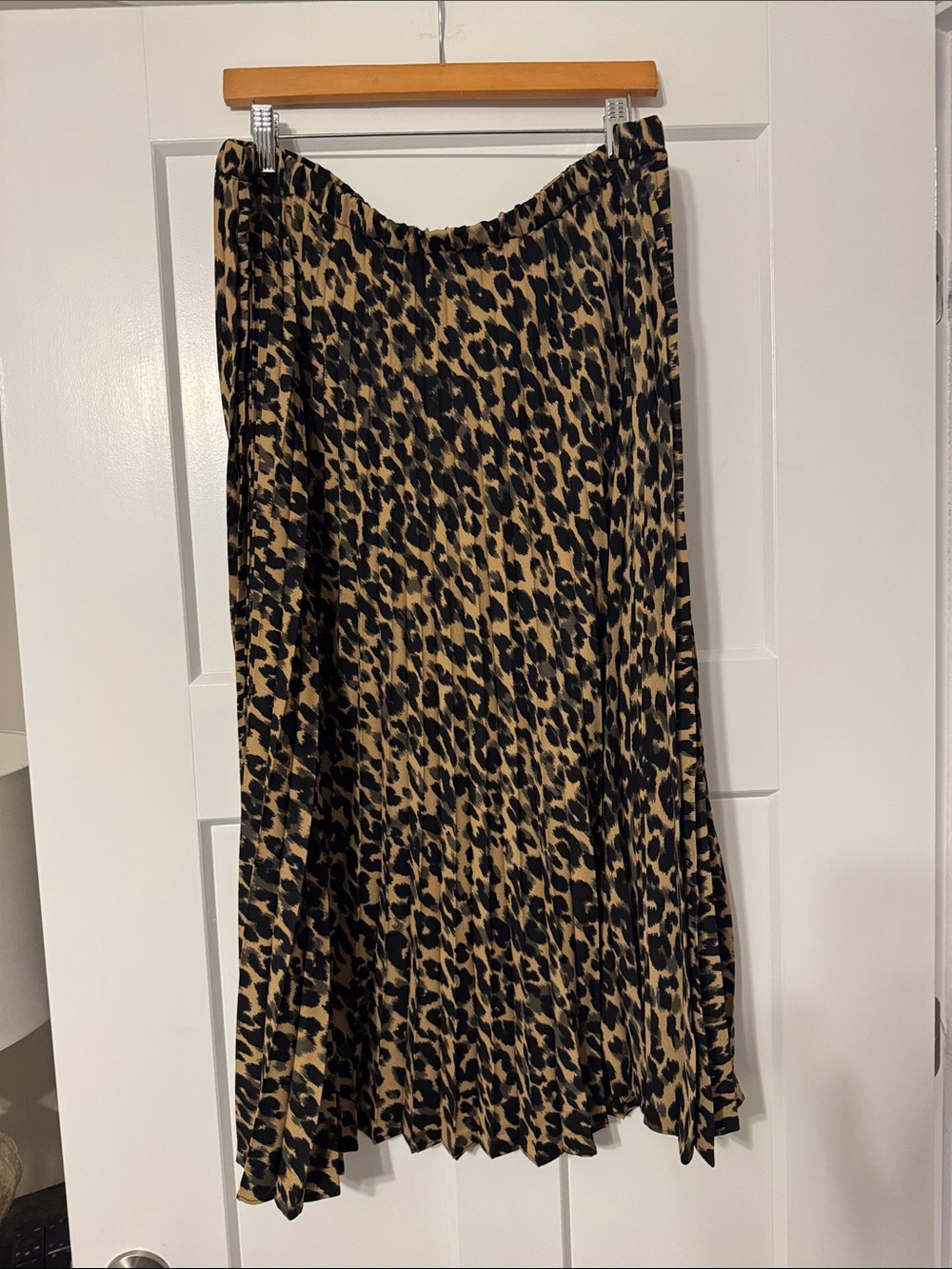Halogen Leopard Print Pleated Maxi Skirt - Black and Tan